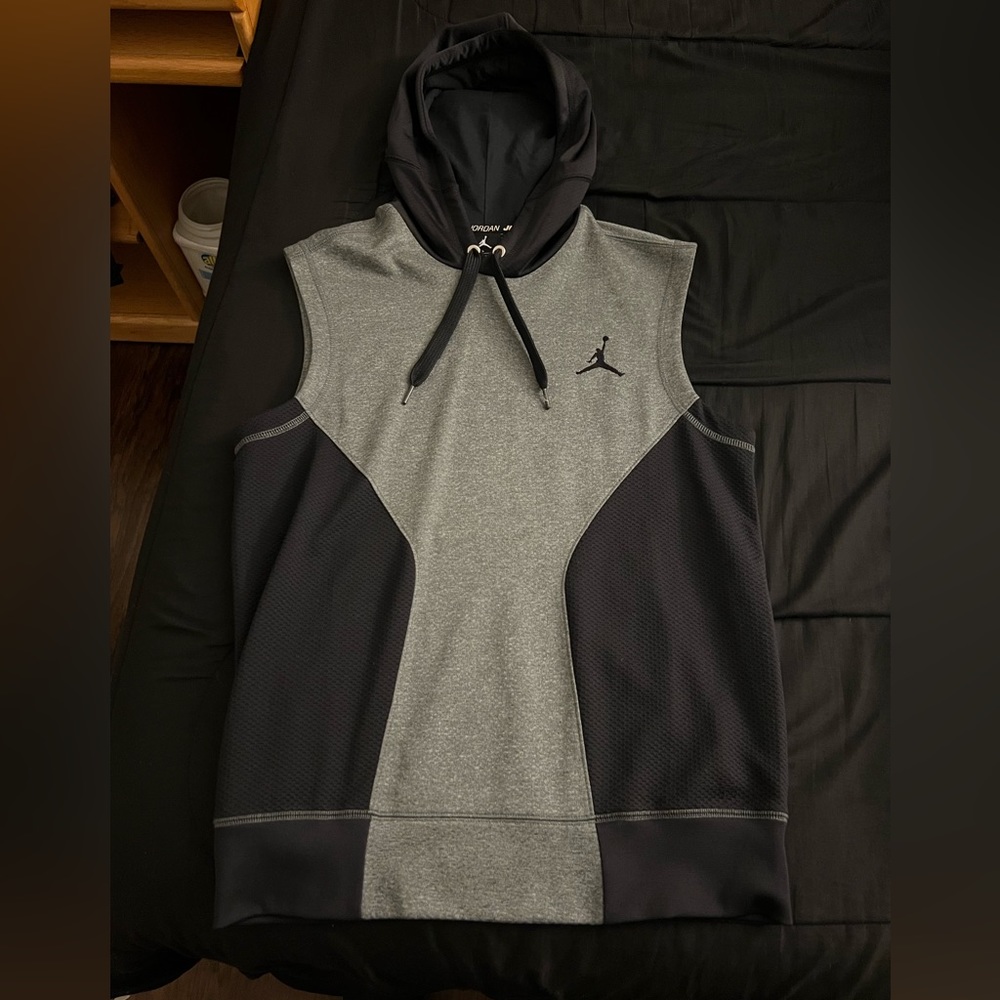 Men’s Jordan cutoff sleeve hoodie. Black and gray. Size S